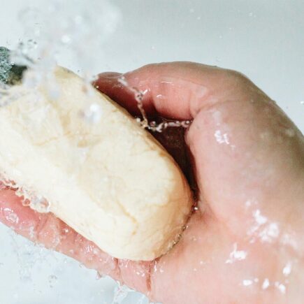 lush cosmetics milky bath bubble bar review